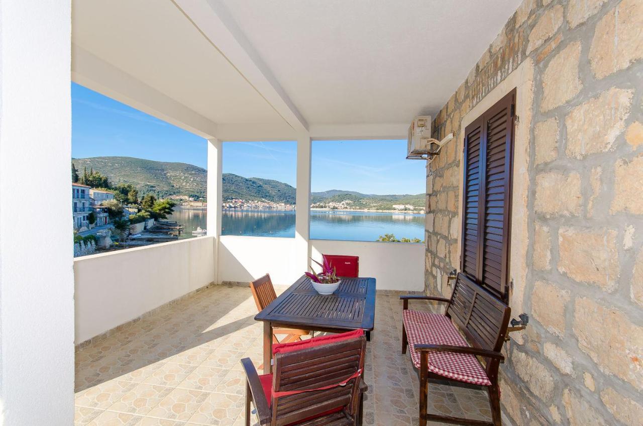 Apartments Ivanka Vis Exterior foto
